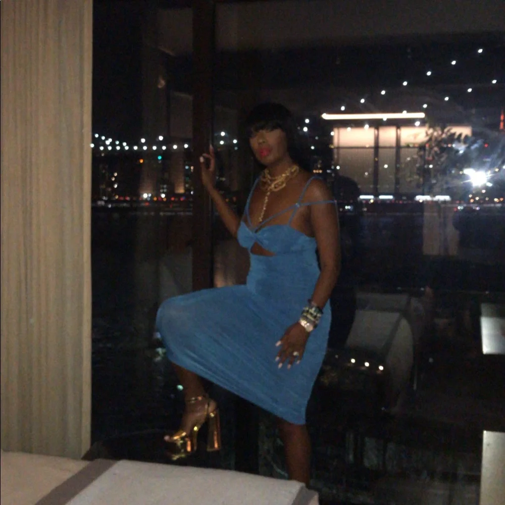 Dress - Picture 4 of 4